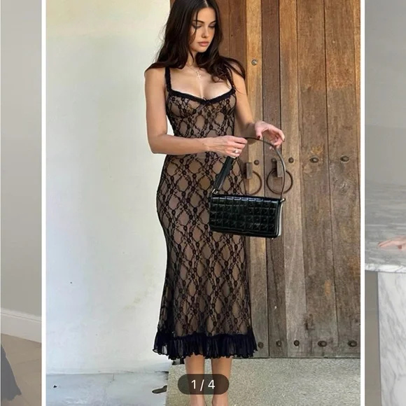 Elegant Black Lace Midi Dress - Picture 1 of 4